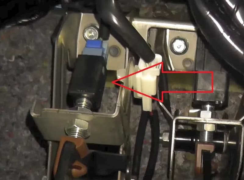 Gdzie jest czujnik położenia sprzęgła w ix35? Oto co musisz wiedzieć